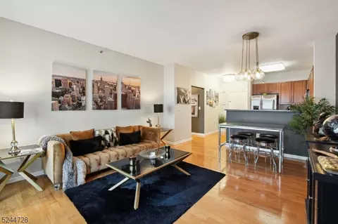 30 Freedomway #102, Jersey City, NJ 07305