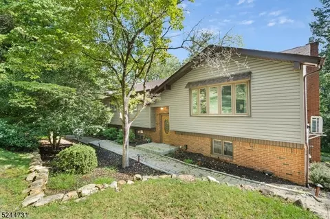 39 Valley View Rd, High Bridge, NJ 08829