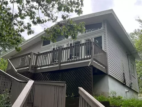 14 Laurel Dr, Vernon Twp, NJ 07422