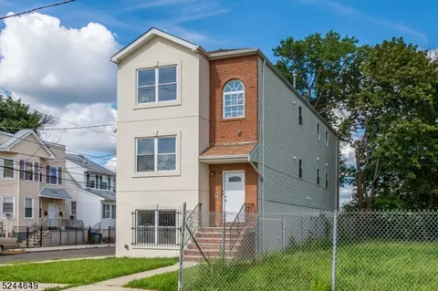 332 21st St, Irvington, NJ 07111