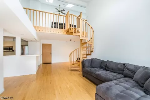 61 Mount Kemble Ave #302, Morristown, NJ 07960