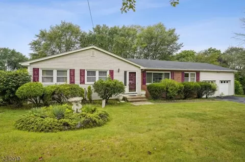 5 Toby Dr, Roxbury Twp, NJ 07876
