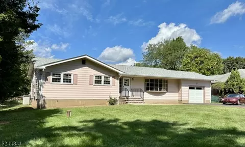 115 Walnut Ave, East Franklin, NJ 08873