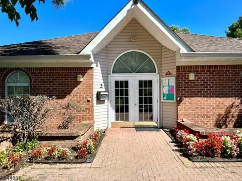 105 Lindsey Ct, Franklin Park, NJ 08823