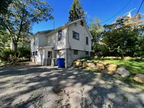 9 Janice St, Stanhope, NJ 07874