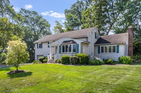 16 Adams Dr, Hanover, NJ 07981