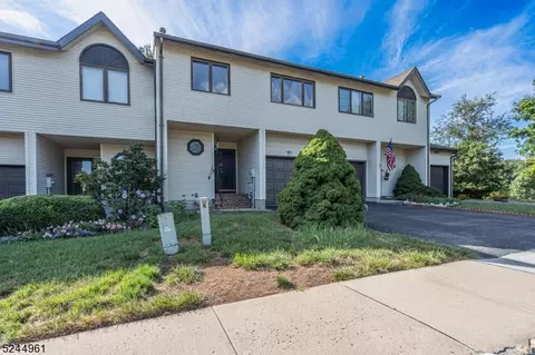 27 Olive Ct, Flemington, NJ 08822