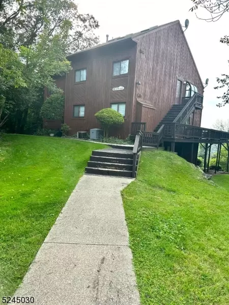 3 Hilton Head, Vernon, NJ 07462
