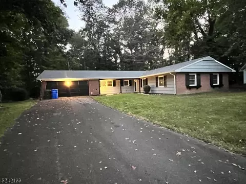 32 Crosswick Pl, Willingboro, NJ 08046
