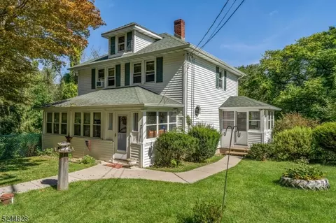 7 Mountain Rd, Hamburg, NJ 07419