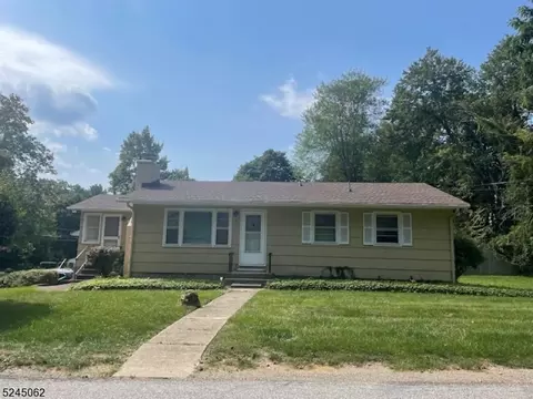 1 Valley Field Rd, Newton, NJ 07860