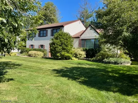 37 Timber Hill Dr, East Hanover, NJ 07936