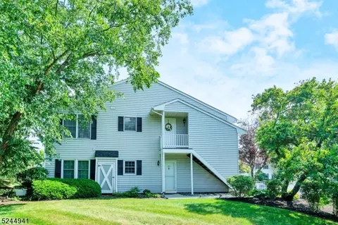 388 Burdock Ct #388, Three Bridges, NJ 08887