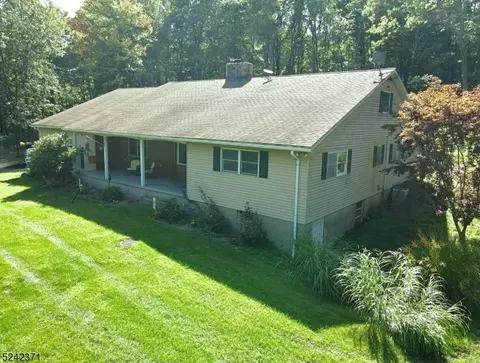 163 Millbrook Rd, Hardwick Twp, NJ 07825