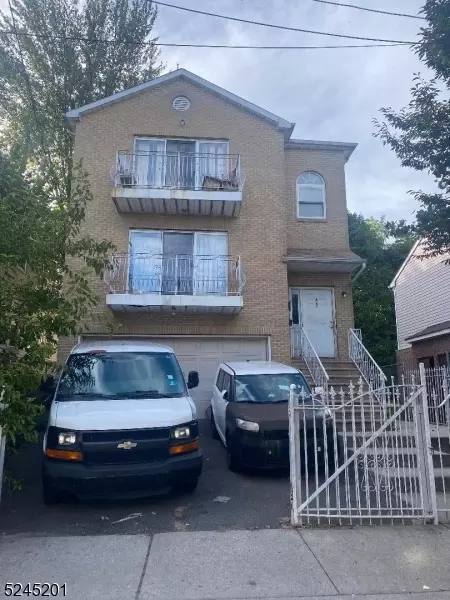 447 S 13th St, Newark, NJ 07103