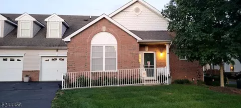 19 Indian Plantation St, Flemington, NJ 08822