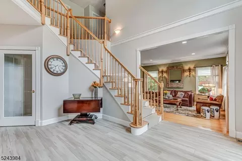 7 Codington Ln, Warren, NJ 07059 photo 4