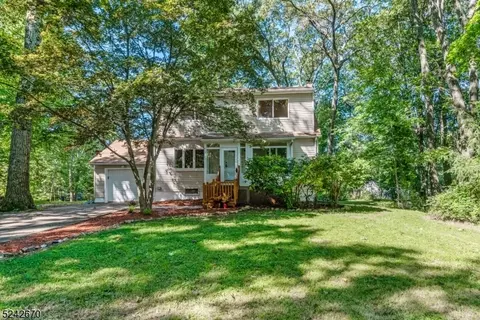 28 Leo Ave, Stanhope, NJ 07874