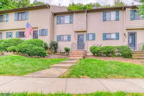 30 Chestnut Ct, High Bridge, NJ 08829