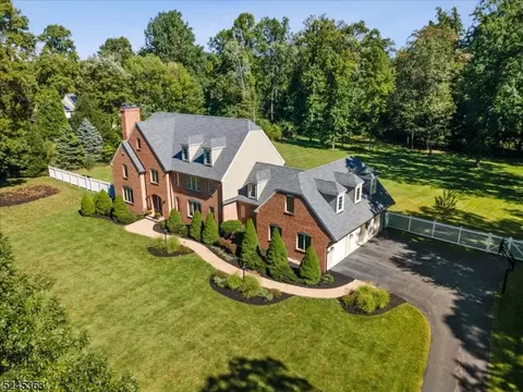 1 Craig Ln, Chester Twp, NJ 07930
