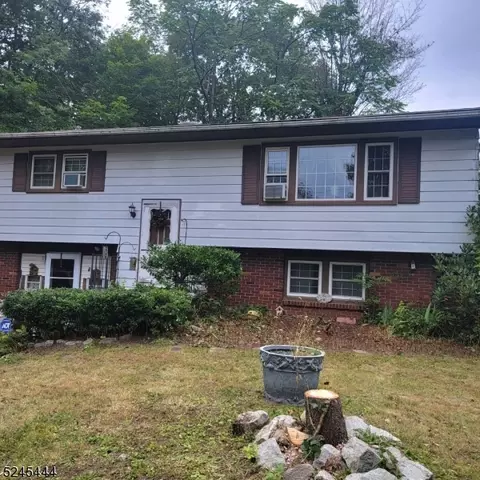 36 Summit Dr, Wantage, NJ 07461