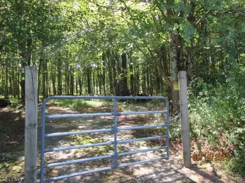 43 Pavilica Rd, Delaware Twp, NJ 08559