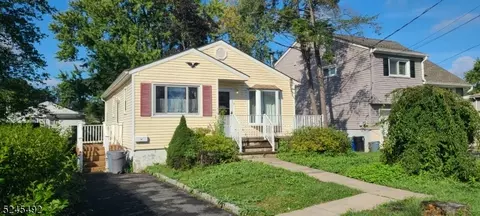 19 Pawnee Ave, Lake Hiawatha, NJ 07034