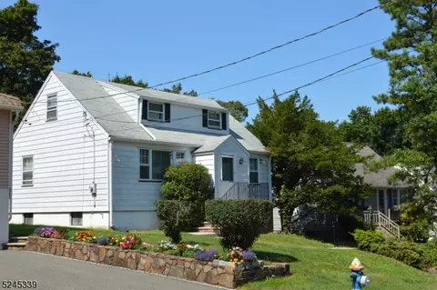 17 Westwood Dr S, West Orange, NJ 07052