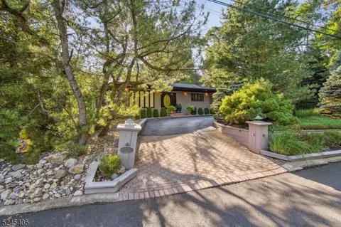 451 New Providence Rd, Mountainside, NJ 07092