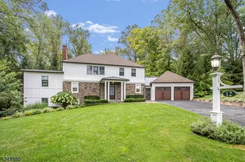 12 Hilltop Cir, Morristown, NJ 07960