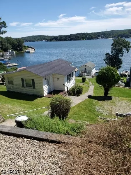 303 Lakeside Blvd, Hopatcong, NJ 07843