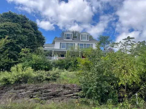 28 Douma Dr, Newton, NJ 07860