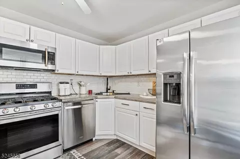 323 Constitution Cir, North Brunswick Twp, NJ 08902