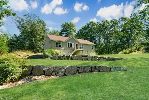 2 Andover Mohawk Rd, Byram Twp, NJ 07821
