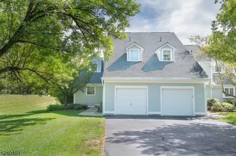 20 Cable Ct, Montville, NJ 07045