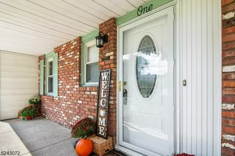 1 Meadow Dr, Dover, NJ 07801 photo 2