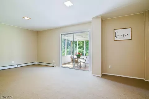 1 Meadow Dr, Dover, NJ 07801 photo 9