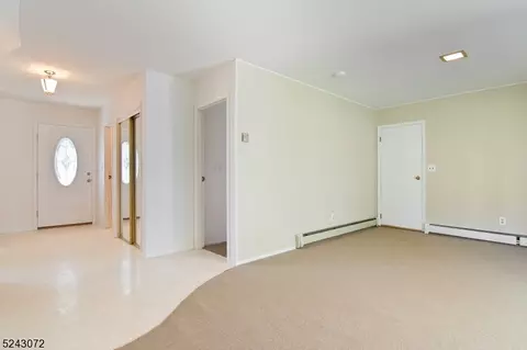 1 Meadow Dr, Dover, NJ 07801 photo 10