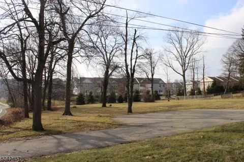 14 Brookside Rd, Randolph Twp, NJ 07869