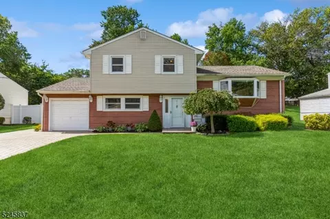 41 Erik Dr, Woodbridge Twp, NJ 08863