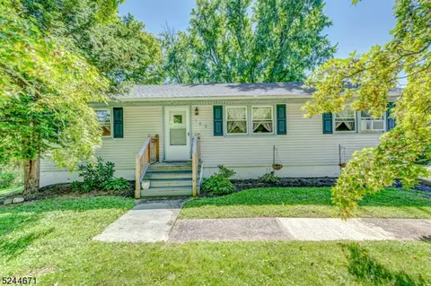 163 Main St, Lebanon, NJ 08833