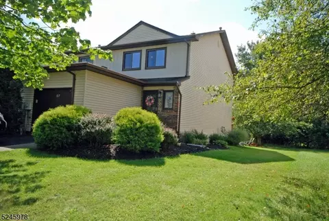67 Canterberry Cir, Flemington, NJ 08822