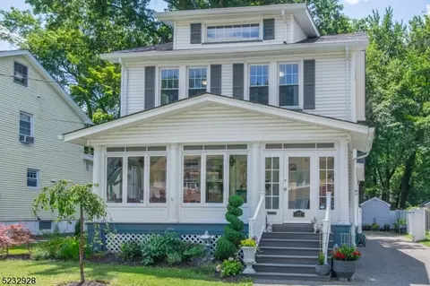 17 Lincoln Ave, Livingston, NJ 07039