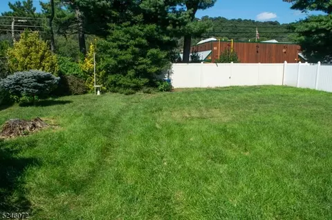 522 Warfield Rd, North Plainfield, NJ 07063 photo 3