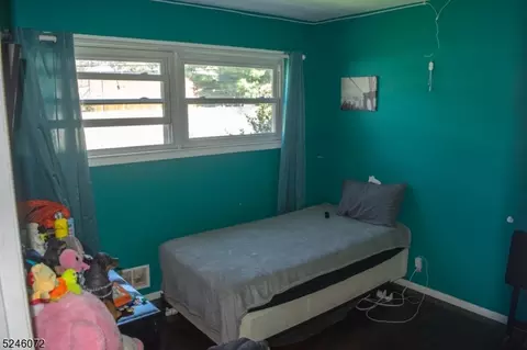 522 Warfield Rd, North Plainfield, NJ 07063 photo 8