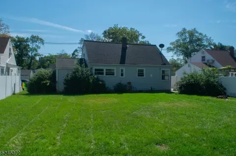 522 Warfield Rd, North Plainfield, NJ 07063 photo 2