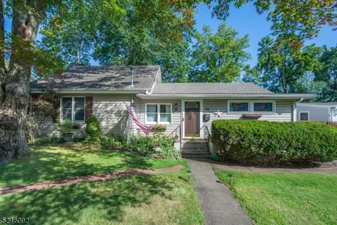 38 Iroquois Ave, Parsippany-troy Hills Twp, NJ 07034