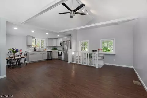 8 Ka Ton Nah Trl, Byram Twp, NJ 07821