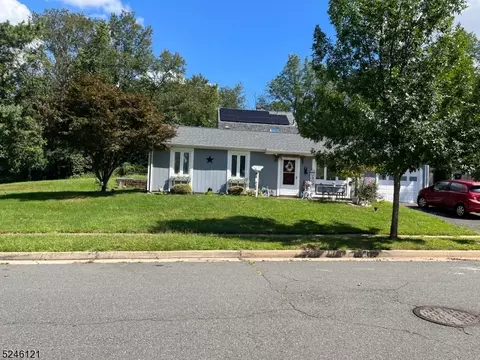 1 Brook Hollow Rd, Piscataway, NJ 08854