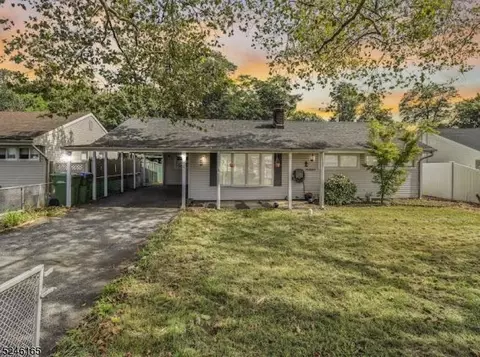 55 Elliot Pl, Edison, NJ 08817